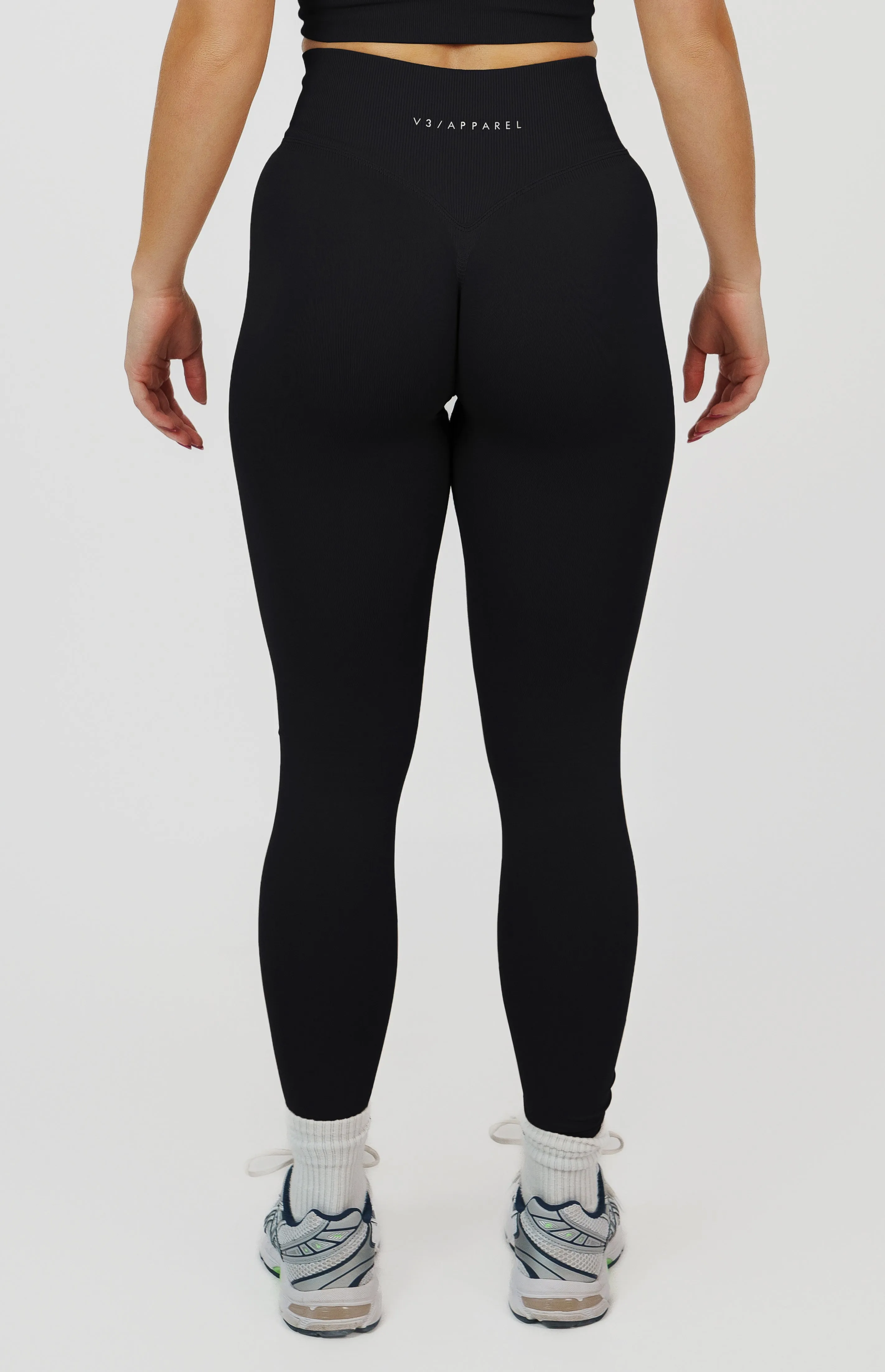 Form Seamless Scrunch Sports Bra, Leggings & Shorts Set - Black