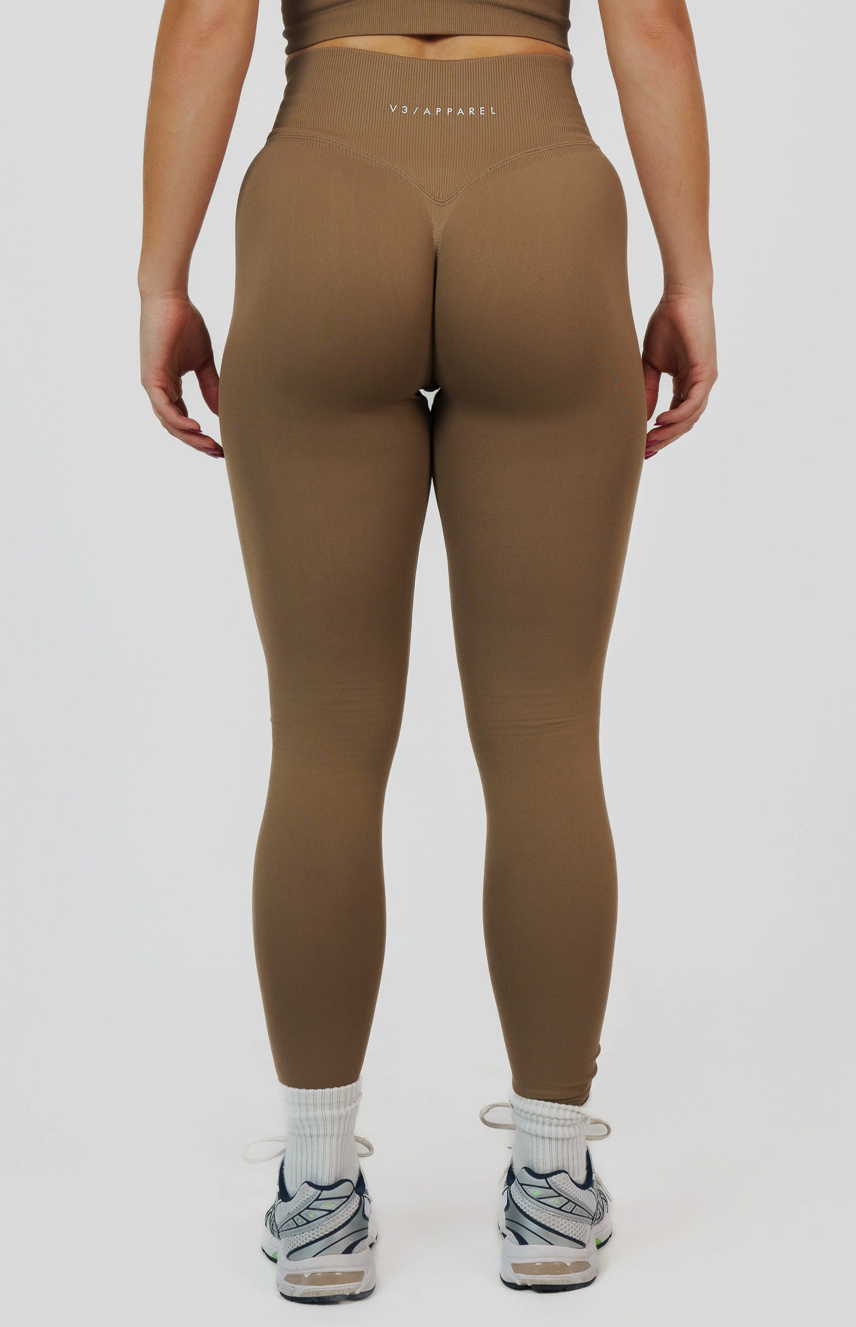 Form Seamless Scrunch Sports Bra, Leggings & Shorts Set - Cocoa Beige